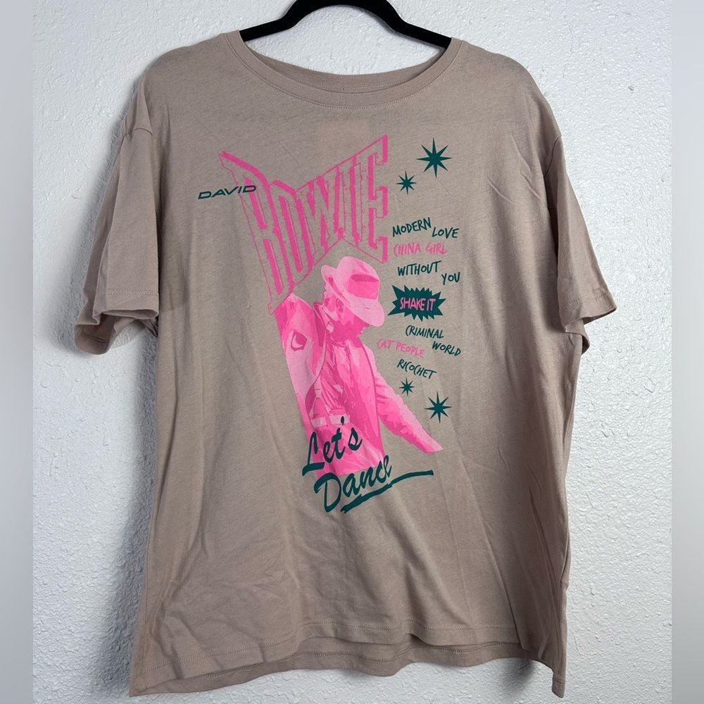 ⭐️David Bowie Graphic Tan T-Shirt Size Large